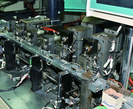 小圖09-Connector Automatic Producing Line